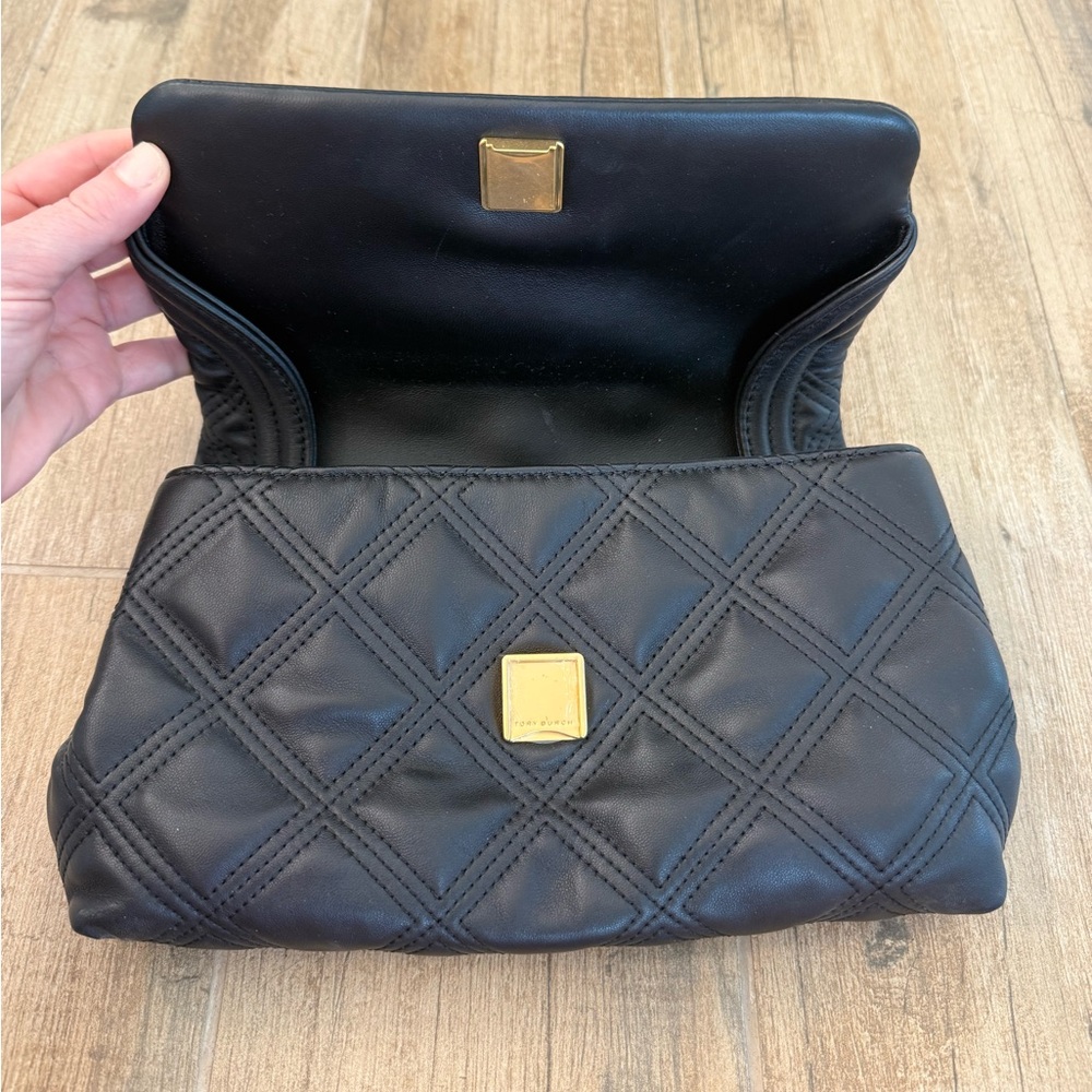 Tory Burch Fleming Soft Clutch - Picture 3 of 4